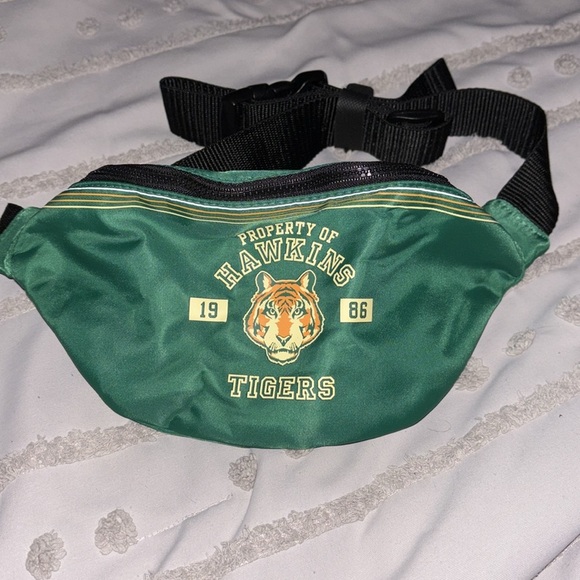 MAC Limited Edition Stranger Things Belt Bag - Picture 3 of 6